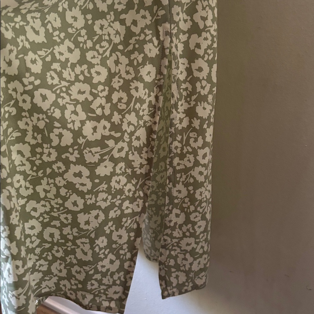 A New Day Apron Slip Dress in Light Green Floral Print - Medium - Picture 9 of 16